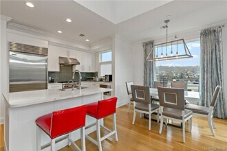 45-45 Hudson View Way in Tarrytown, NY - Building Photo - Building Photo
