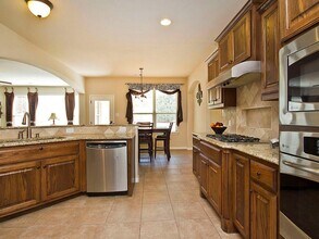271 Longmont Ln in Austin, TX - Building Photo - Building Photo