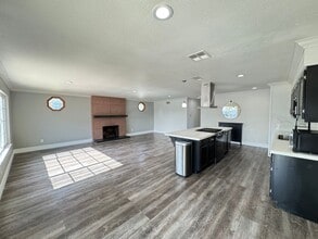 1046 Gentle Dr in Corona, CA - Building Photo - Building Photo