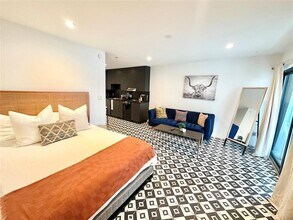 201 Academy Dr in Austin, TX - Building Photo - Building Photo