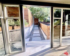 2161 Ewing St in Los Angeles, CA - Building Photo - Building Photo