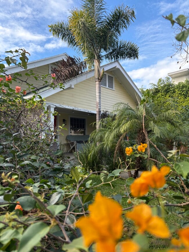 839 N Orange Dr, Unit Rafstman House in Hollyw