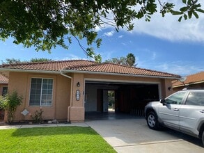 4414 Royal Pine Cir in Riverside, CA - Building Photo - Building Photo