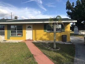 12 Westminster St N in Lehigh Acres, FL - Building Photo