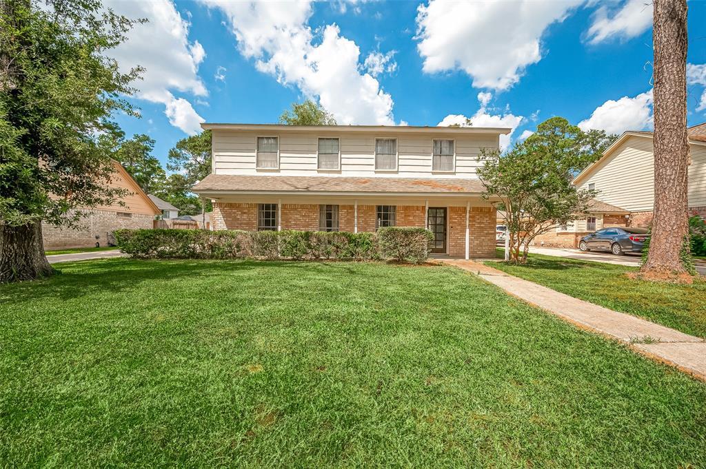 5310 Woodville Ln in Spring, TX - Foto de edificio