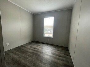 38 Sheppard St in Flushing, MI - Building Photo - Building Photo