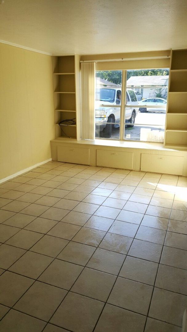 2522 Cunningham St in Irving, TX - Building Photo - Building Photo