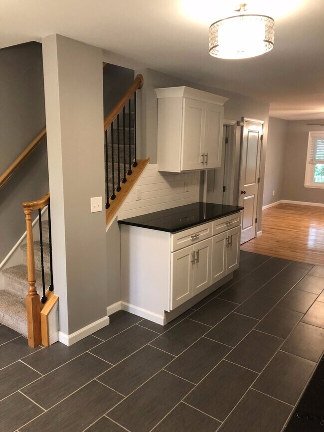 935 Broad St in Emmaus, PA - Building Photo - Building Photo