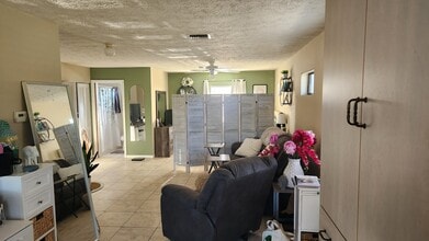 549 SW Fredrica St, Unit 549 in Port St. Lucie, FL - Building Photo - Building Photo