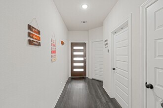 224 Bella Luna Way in Liberty Hill, TX - Building Photo - Building Photo