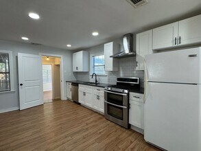 1115 S 11th St in Temple, TX - Building Photo - Building Photo