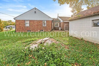 328 N Post Rd in Indianapolis, IN - Building Photo - Building Photo