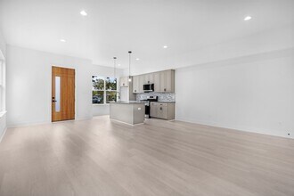 8203 Moon Beam St in Houston, TX - Building Photo - Building Photo