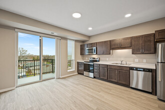 Forty Forty Flats in Edina, MN - Building Photo - Building Photo