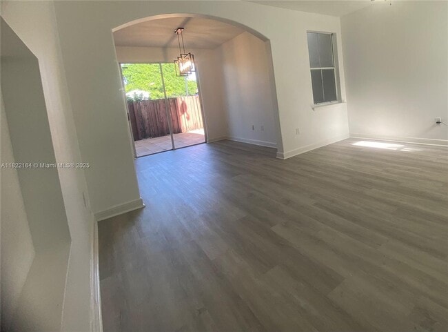 4881 NW 107th Ct in Doral, FL - Building Photo - Building Photo