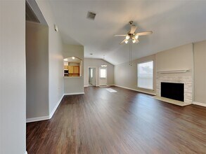 4002 Old Pine Grove Dr in Humble, TX - Building Photo - Building Photo