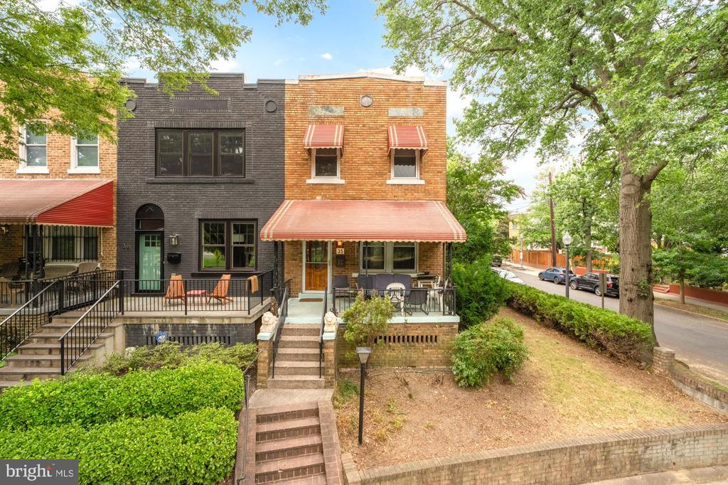 35 Sherman Cir NW in Washington, DC - Building Photo
