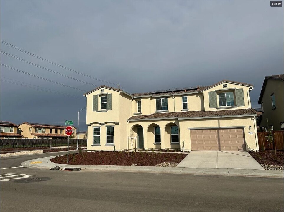 3495 Onslow St in Manteca, CA - Building Photo