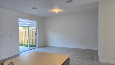 713 SE 13th Street Cir in Homestead, FL - Building Photo - Building Photo