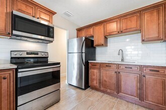 1301 W 1st St in Riviera Beach, FL - Building Photo - Building Photo