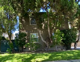 128 N Maple Street in Burbank, CA - Building Photo