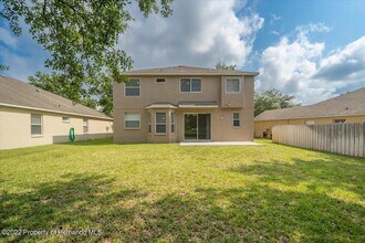 13133 Haverhill Dr in Spring Hill, FL - Foto de edificio - Building Photo