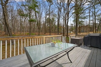 74 Hurlburt St in Glastonbury, CT - Building Photo - Building Photo