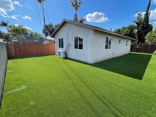 4367 Canterbury Rd in Riverside, CA - Building Photo - Building Photo