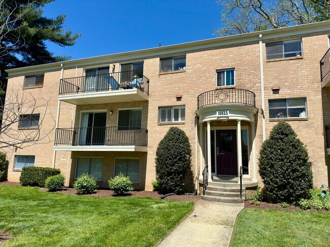 property at 10655 Montrose Ave