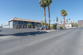 Sugartree Apartments in Las Vegas, NV - Foto de edificio - Building Photo