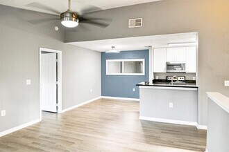 7417 Vista Way in Bradenton, FL - Building Photo - Building Photo