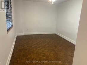 1 Massey Square in Toronto, ON - Building Photo - Building Photo