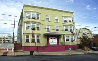 71 Hoyt St Apartments