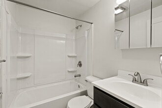 Candlewood Gardens in Baldwinsville, NY - Building Photo - Building Photo