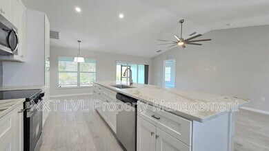 423 NE 31st St in Cape Coral, FL - Building Photo - Building Photo