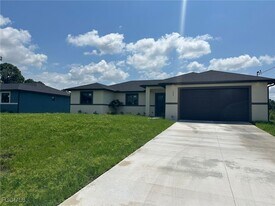 1049 Citrus Ave S in Lehigh Acres, FL - Building Photo