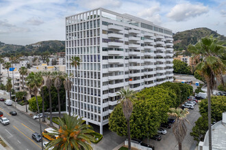 Hollywood Versailles Tower in Los Angeles, CA - Foto de edificio - Building Photo