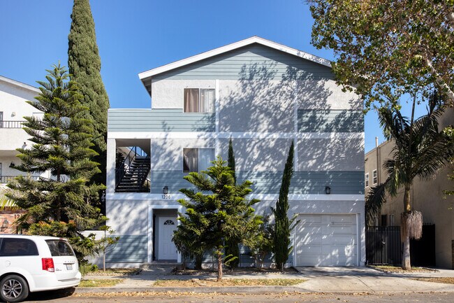 1206 Gladys Ave in Long Beach, CA - Foto de edificio - Primary Photo