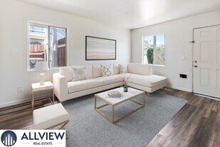 452 S Shaffer St in Orange, CA - Building Photo