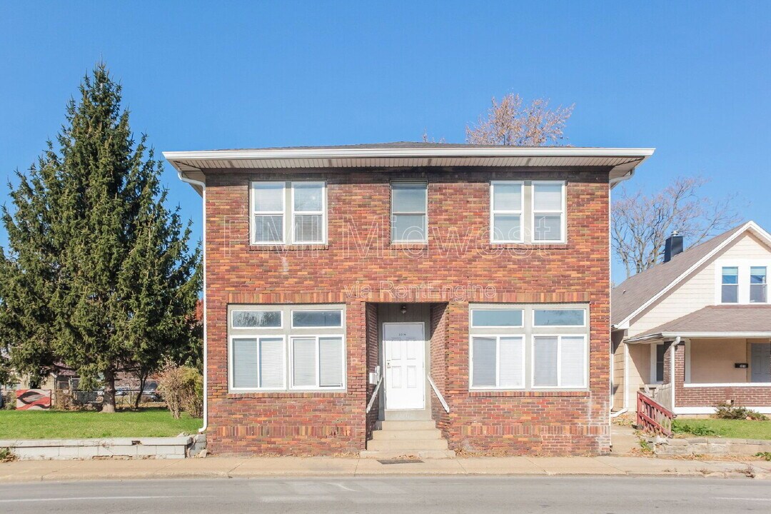 3014 W 10th St in Indianapolis, IN - Foto de edificio