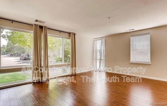 5201 S Fox St, Unit 101 in Littleton, CO - Building Photo - Building Photo