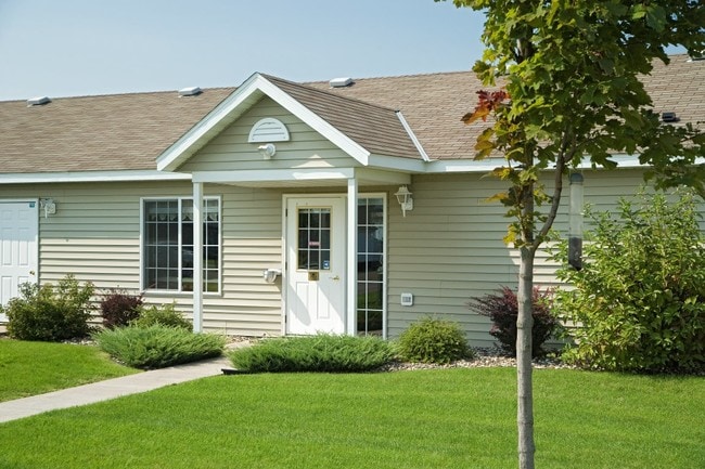 Cottages of Albertville Senior Townhomes in Albertville, MN - Building Photo - Building Photo