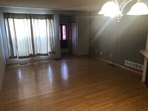 1939 Bluestem Ln in St. Paul, MN - Building Photo - Building Photo