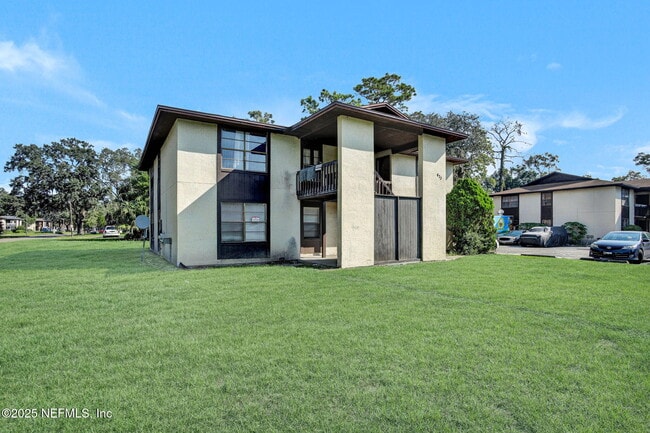 property at 473 Bentwood Ln