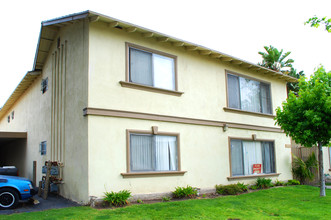 10791 Palma Vista Ave in Garden Grove, CA - Foto de edificio - Building Photo