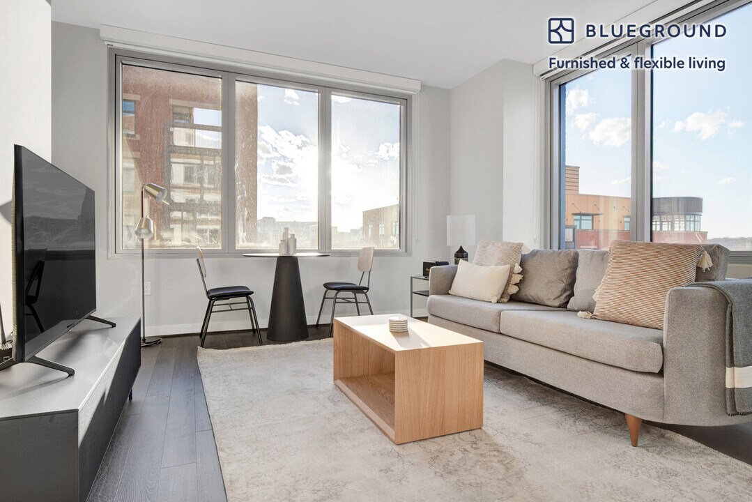 1122 N Hudson St, Unit FL5-ID455 in Arlington, VA - Building Photo