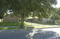 Lula Haynes Plaza Apartments in Fresno, CA - Foto de edificio - Building Photo