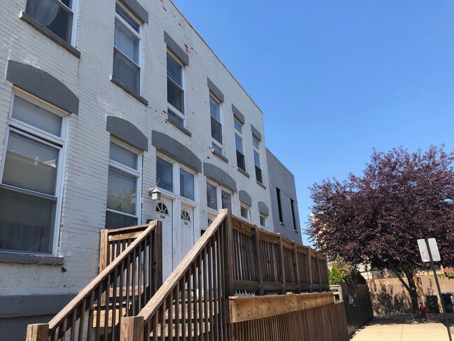 1318 N Wood St, Unit A