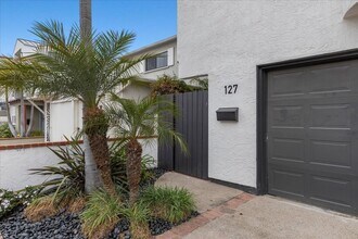 127 Manhattan Ave in Hermosa Beach, CA - Building Photo - Building Photo