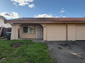 4219-4221 Casa Blanca Ln in Carmichael, CA - Building Photo